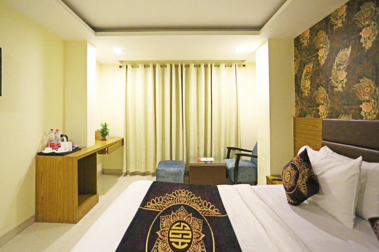 Hotel Grand Suites By D'Capitol Near Delhi Airport Нью-Дели Экстерьер фото