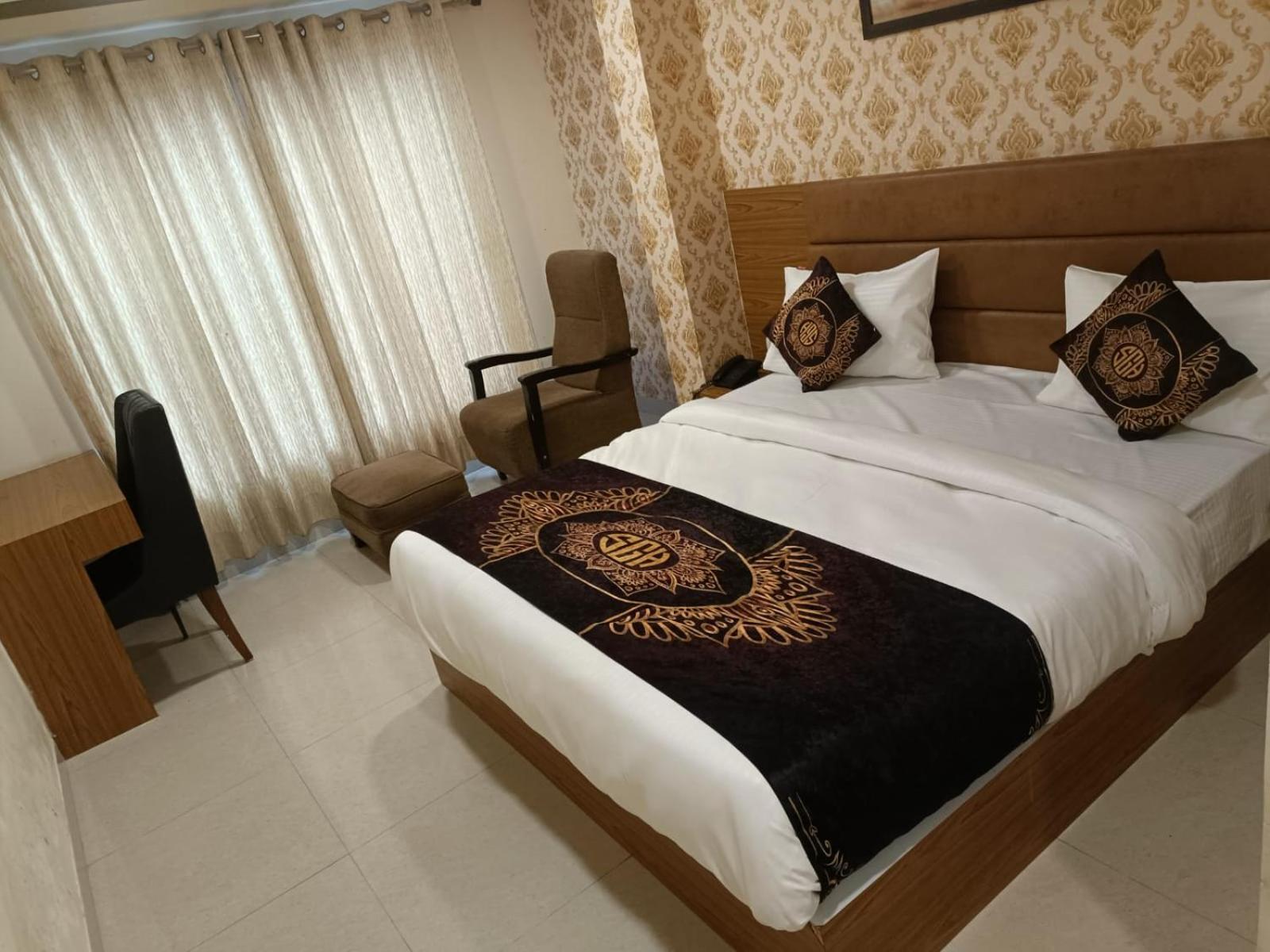 Hotel Grand Suites By D'Capitol Near Delhi Airport Нью-Дели Экстерьер фото