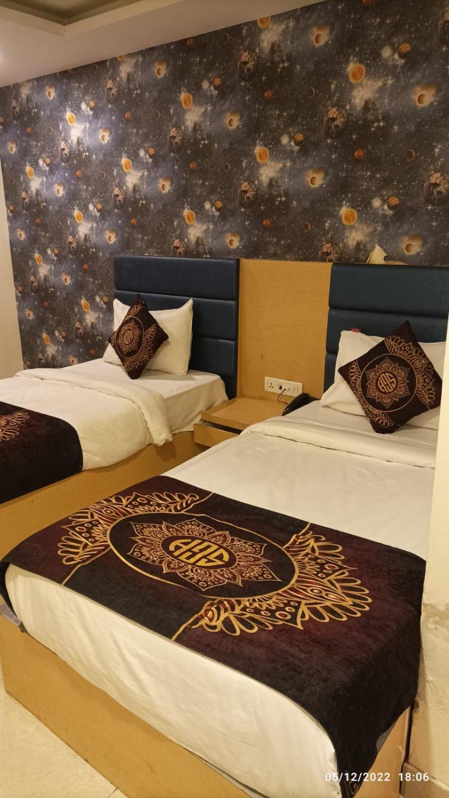 Hotel Grand Suites By D'Capitol Near Delhi Airport Нью-Дели Экстерьер фото