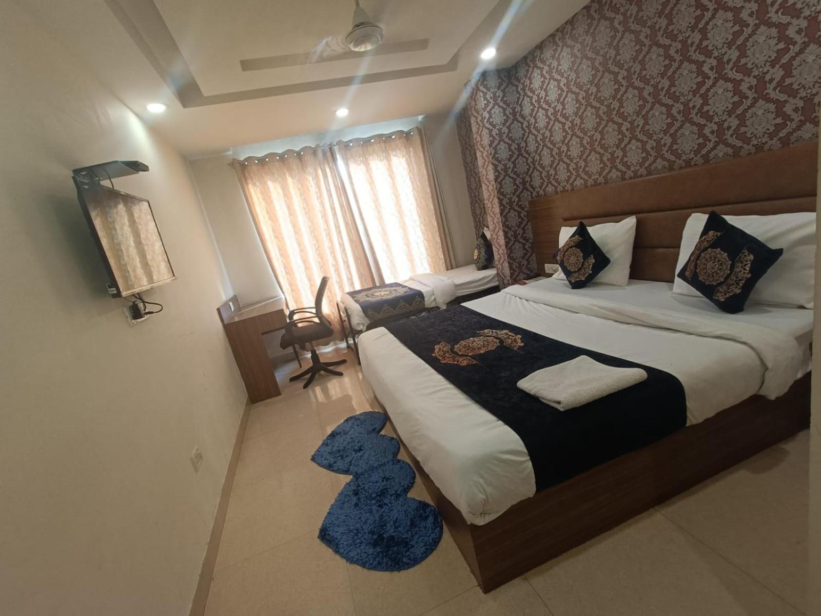 Hotel Grand Suites By D'Capitol Near Delhi Airport Нью-Дели Экстерьер фото