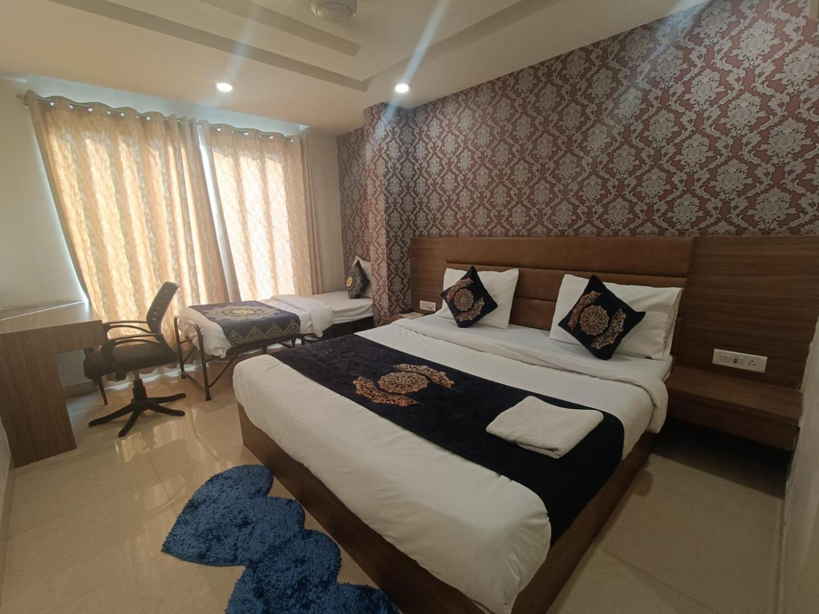 Hotel Grand Suites By D'Capitol Near Delhi Airport Нью-Дели Экстерьер фото
