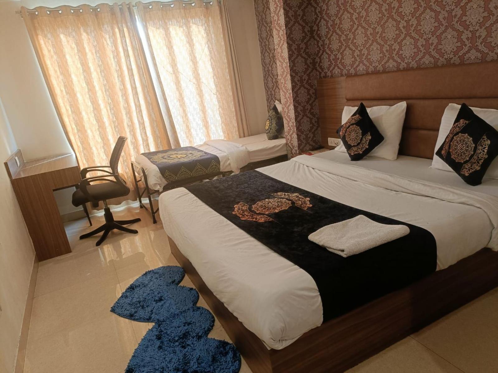 Hotel Grand Suites By D'Capitol Near Delhi Airport Нью-Дели Экстерьер фото