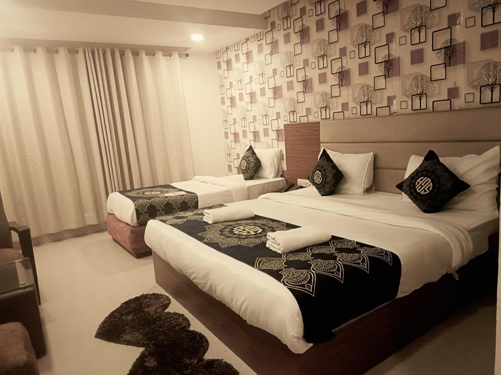 Hotel Grand Suites By D'Capitol Near Delhi Airport Нью-Дели Экстерьер фото