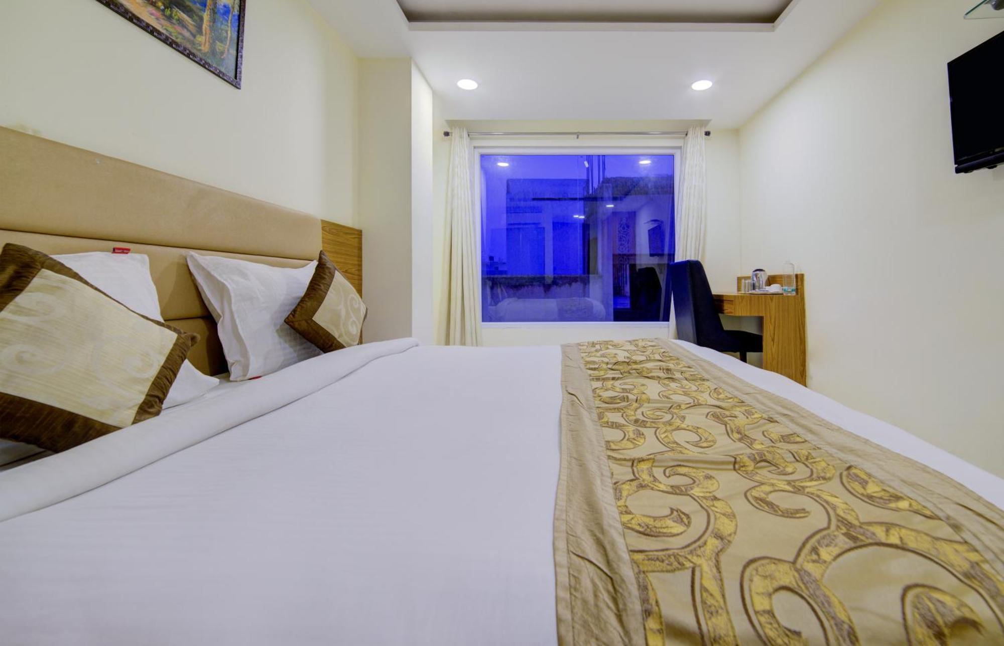 Hotel Grand Suites By D'Capitol Near Delhi Airport Нью-Дели Экстерьер фото