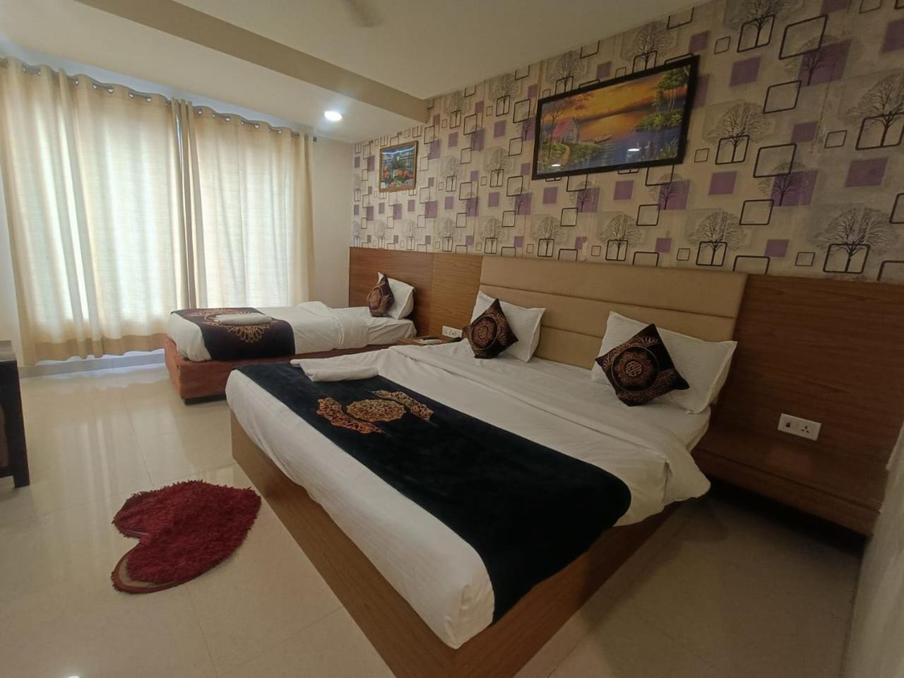 Hotel Grand Suites By D'Capitol Near Delhi Airport Нью-Дели Экстерьер фото