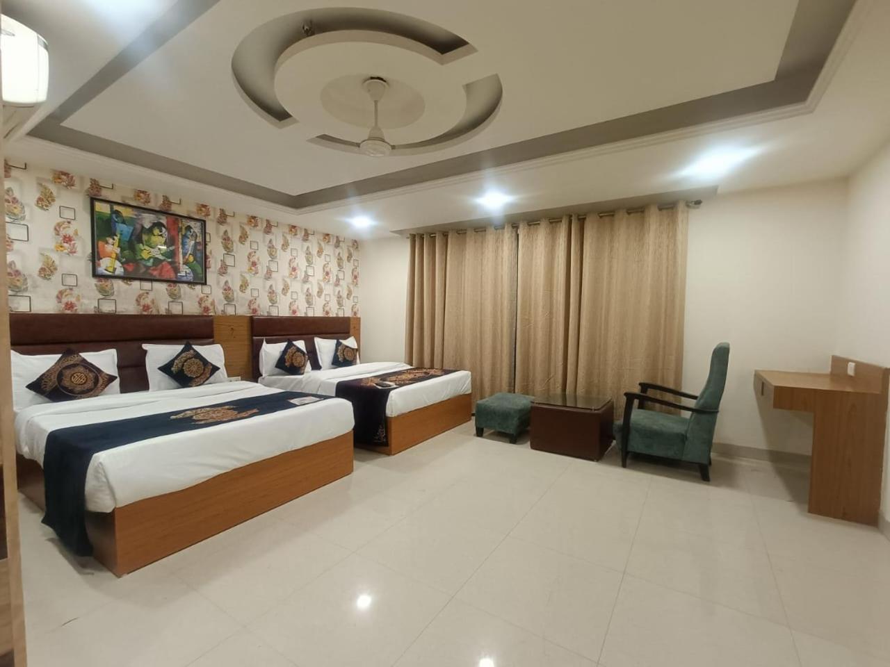 Hotel Grand Suites By D'Capitol Near Delhi Airport Нью-Дели Экстерьер фото