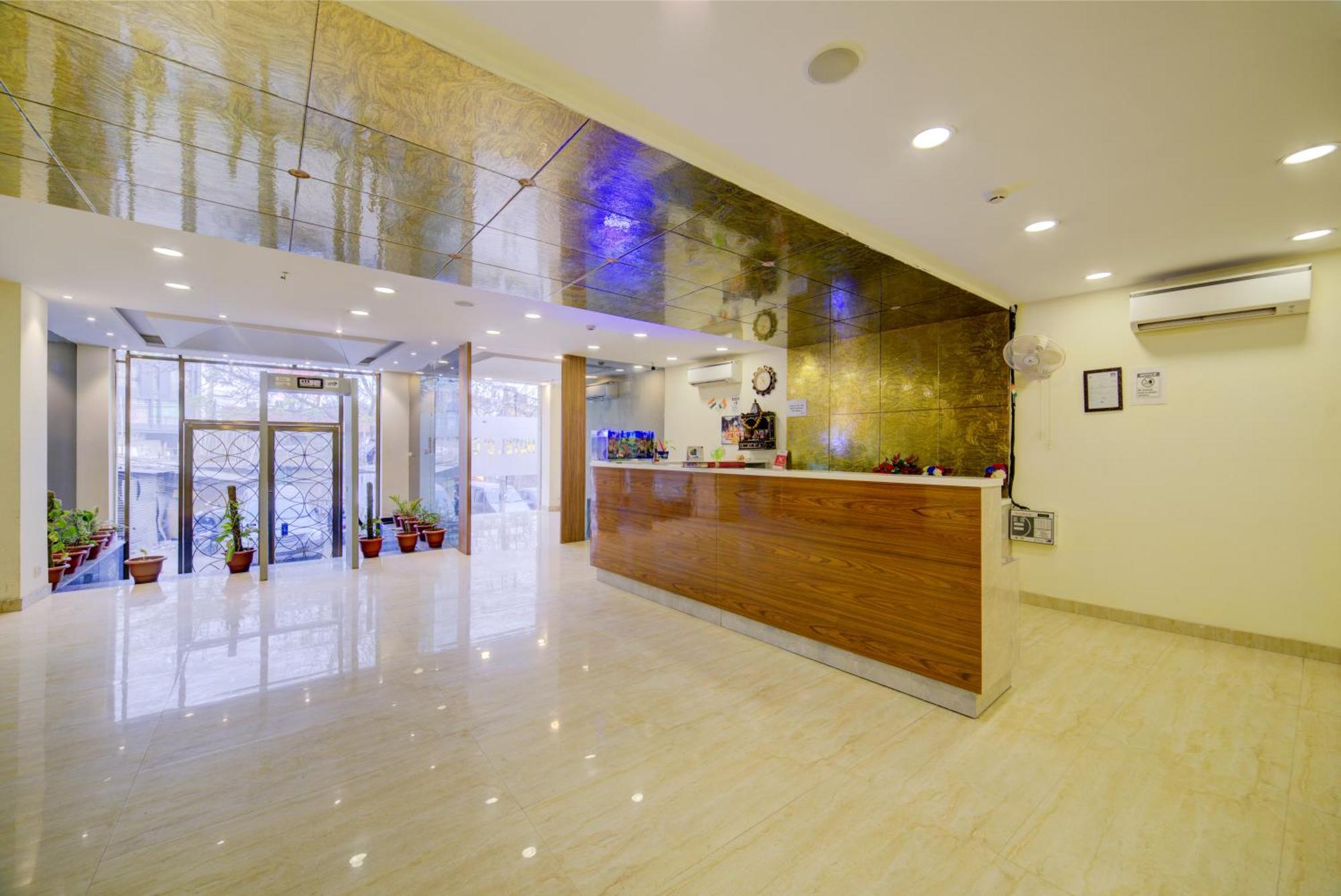 Hotel Grand Suites By D'Capitol Near Delhi Airport Нью-Дели Экстерьер фото